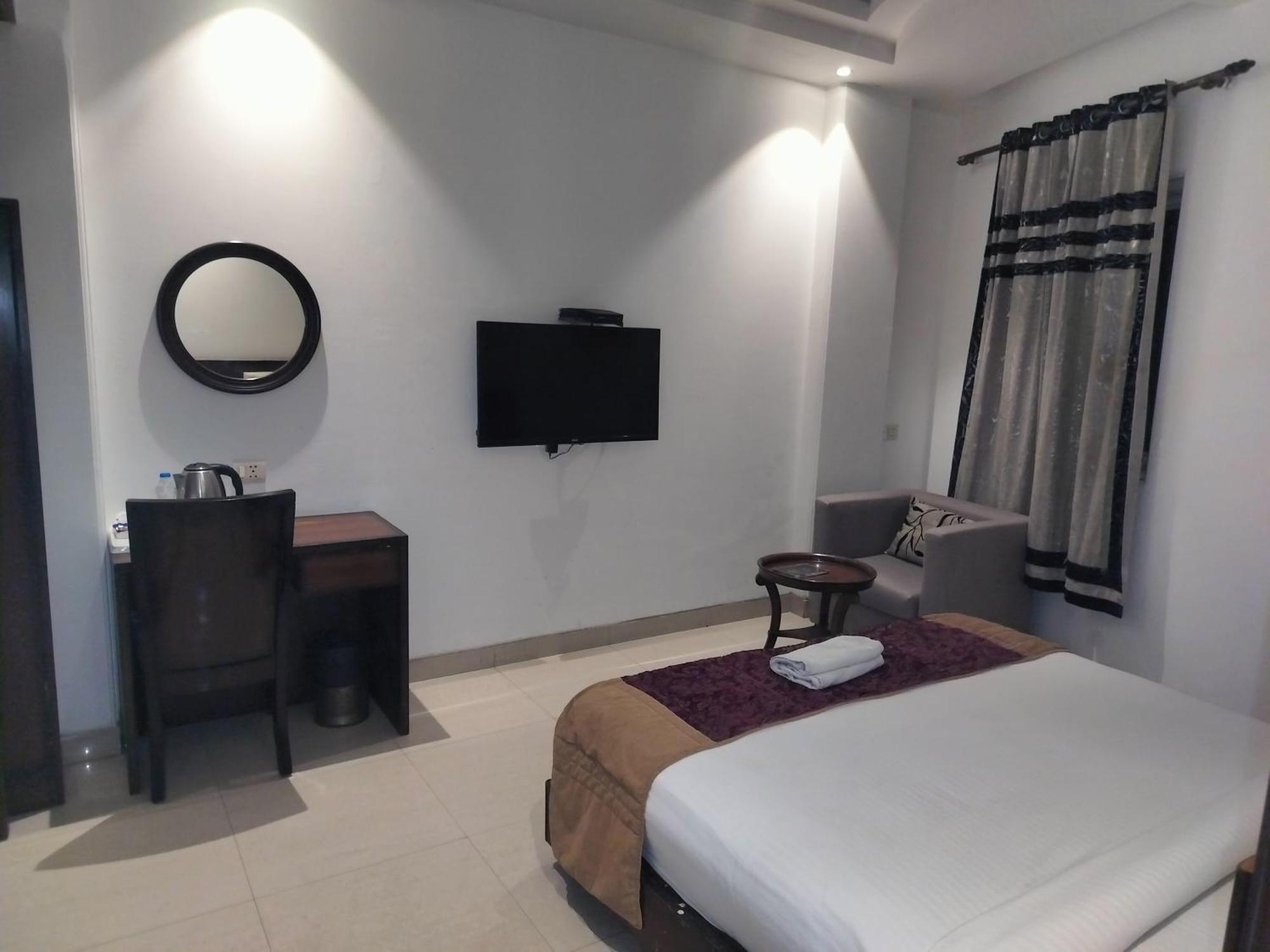 Hotel The Class Igi Airport New Delhi