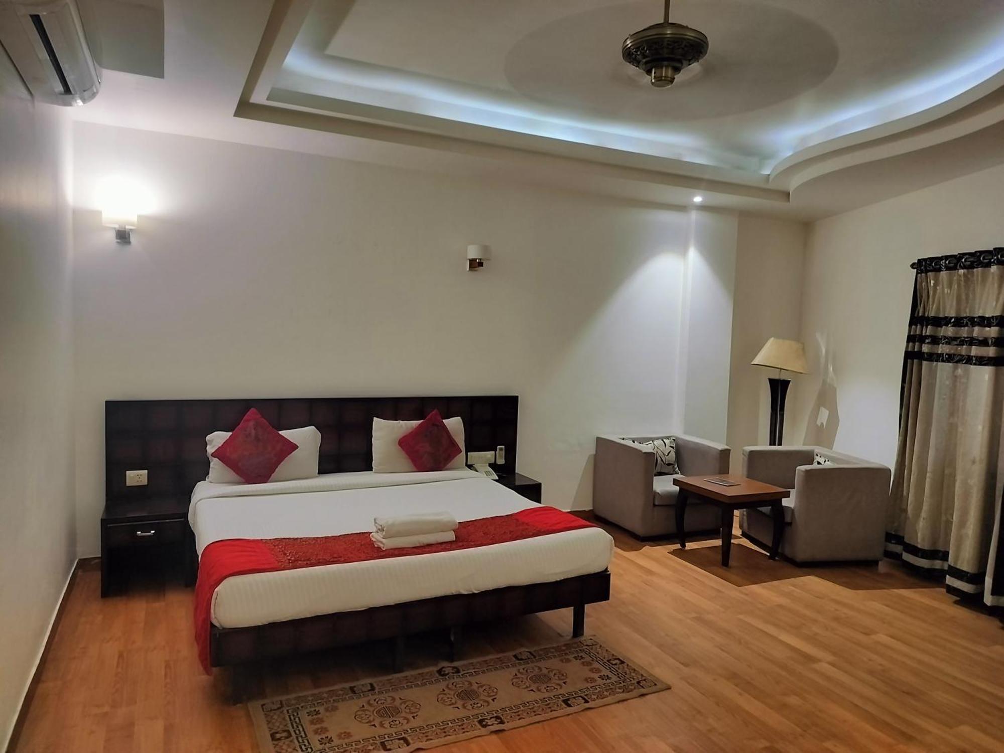 Hotel The Class Igi Airport *
